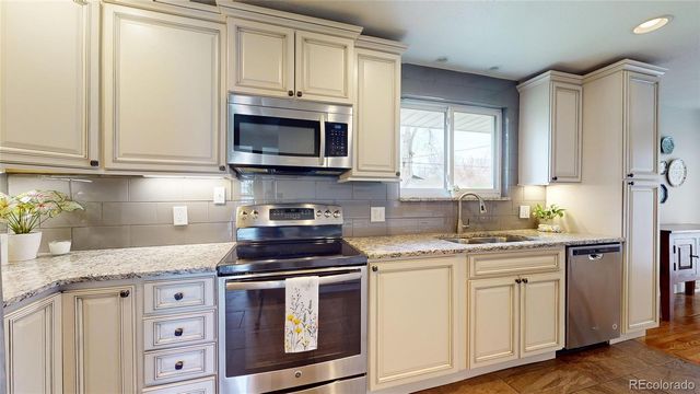 389 W Caley Drive, Littleton, CO 80120