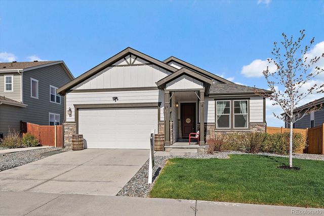 849 N Vandriver Way, Aurora, CO 80018