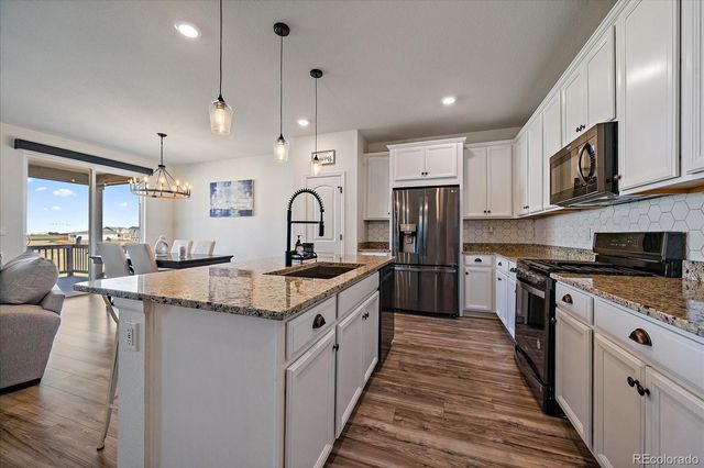 849 N Vandriver Way, Aurora, CO 80018