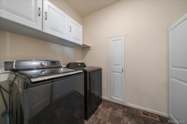 849 N Vandriver Way, Aurora, CO 80018