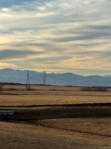 849 N Vandriver Way, Aurora, CO 80018