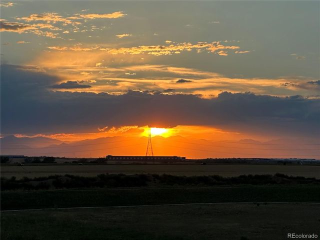 849 N Vandriver Way, Aurora, CO 80018