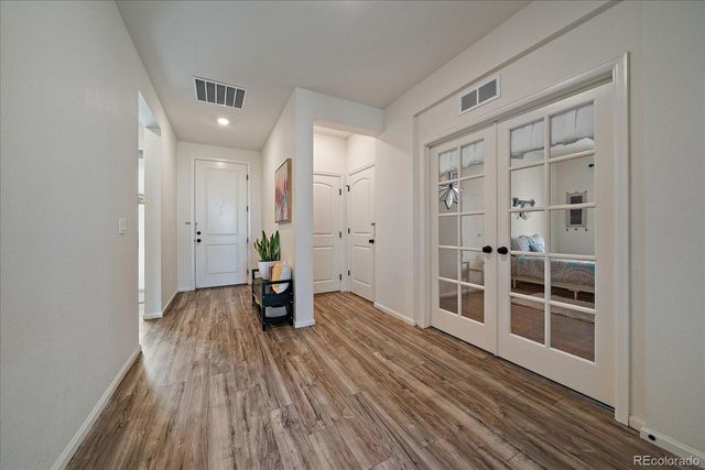 849 N Vandriver Way, Aurora, CO 80018