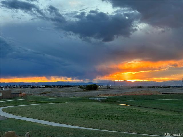 849 N Vandriver Way, Aurora, CO 80018