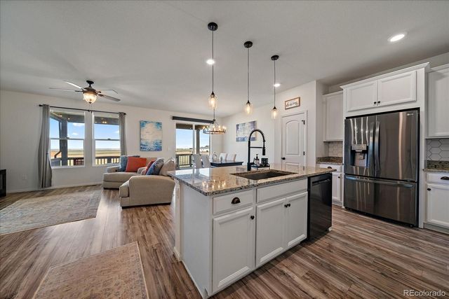 849 N Vandriver Way, Aurora, CO 80018