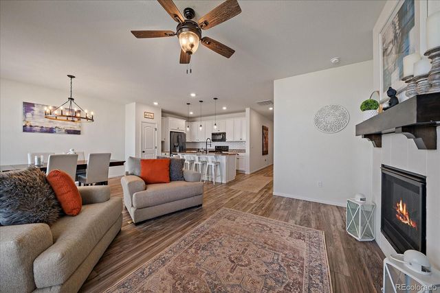 849 N Vandriver Way, Aurora, CO 80018