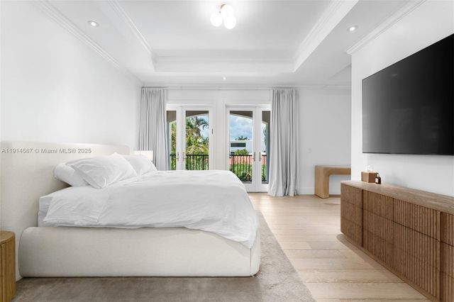 1210 95th St, Bay Harbor Islands, FL 33154