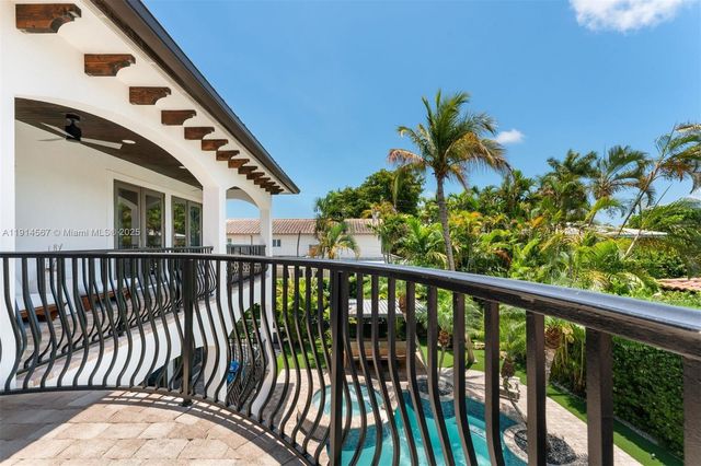 1210 95th St, Bay Harbor Islands, FL 33154