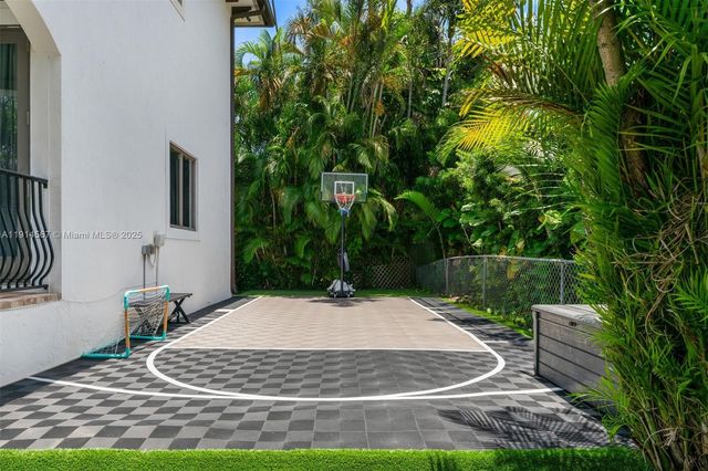 1210 95th St, Bay Harbor Islands, FL 33154