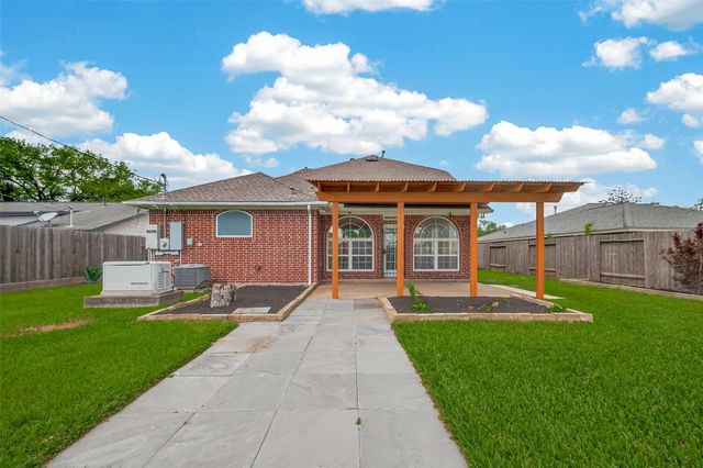 2406 Droxford Drive, Houston, TX 77008