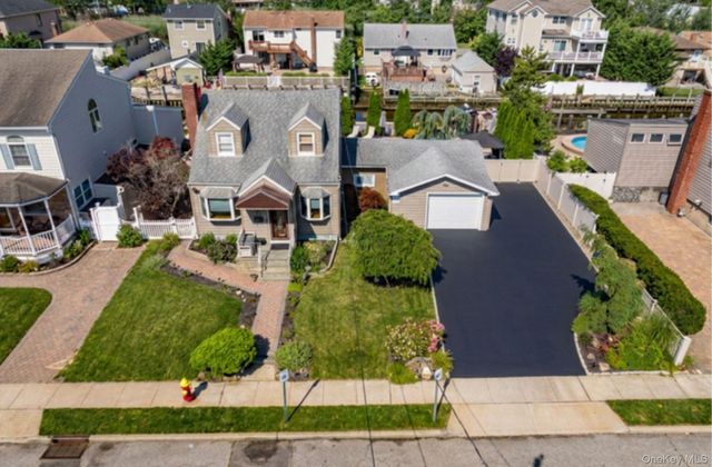 718 Farmers Avenue, Bellmore, NY 11710