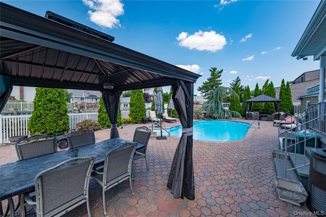 718 Farmers Avenue, Bellmore, NY 11710