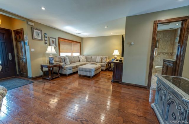 718 Farmers Avenue, Bellmore, NY 11710