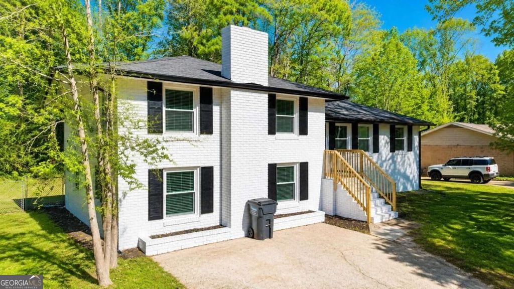 4675 Lincoln Way SW, Lilburn, GA 30047