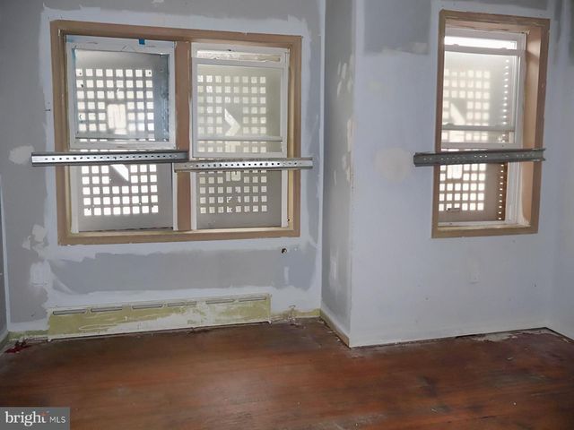 5235 E ROOSEVELT BLVD, Philadelphia, PA 19124