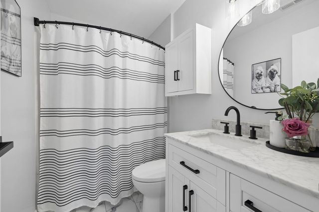 1370 Rock Run Drive 14, Crest Hill, IL 60403