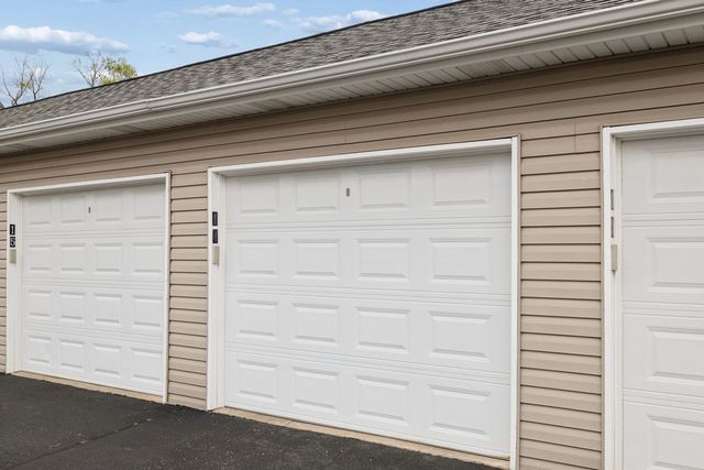 1370 Rock Run Drive 14, Crest Hill, IL 60403