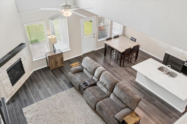 400 Acton Avenue, Fort Worth, TX 76131