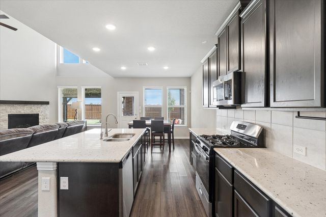 400 Acton Avenue, Fort Worth, TX 76131