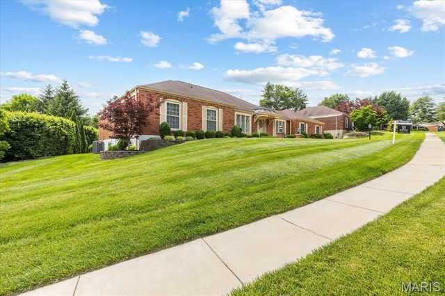 287 Glen Valley Drive, Chesterfield, MO 63017