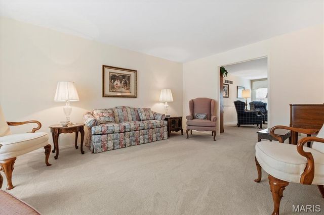 287 Glen Valley Drive, Chesterfield, MO 63017