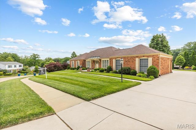 287 Glen Valley Drive, Chesterfield, MO 63017