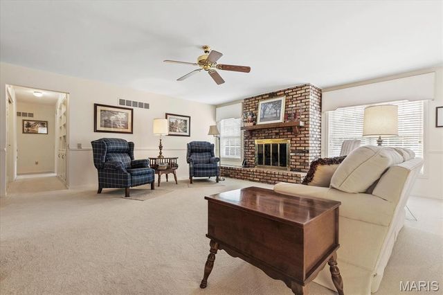 287 Glen Valley Drive, Chesterfield, MO 63017