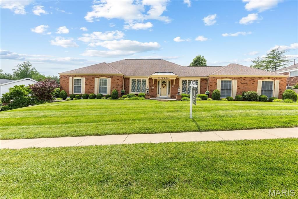 287 Glen Valley Drive, Chesterfield, MO 63017