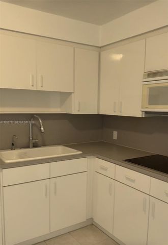 1450 Brickell Bay Dr 1604, Miami, FL 33131