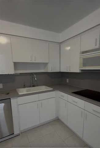 1450 Brickell Bay Dr 1604, Miami, FL 33131