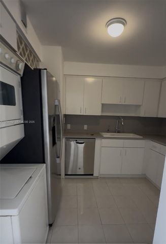 1450 Brickell Bay Dr 1604, Miami, FL 33131