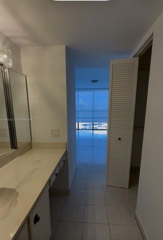 1450 Brickell Bay Dr 1604, Miami, FL 33131