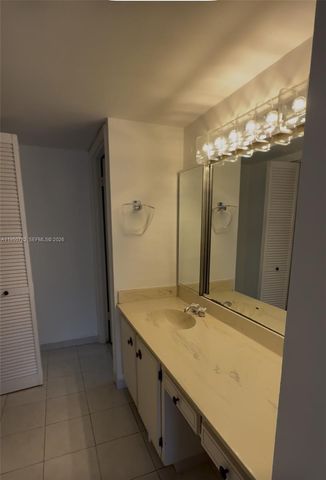 1450 Brickell Bay Dr 1604, Miami, FL 33131