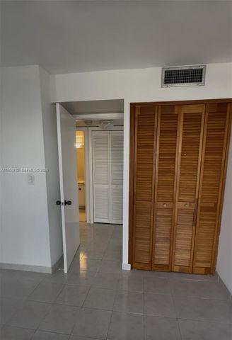 1450 Brickell Bay Dr 1604, Miami, FL 33131