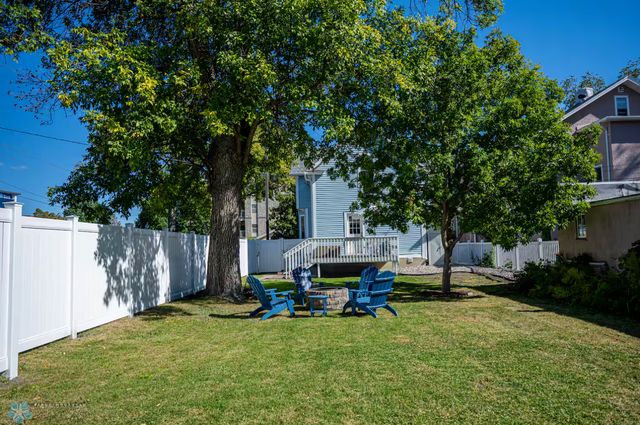 203 8th Street S, Fargo, ND 58103