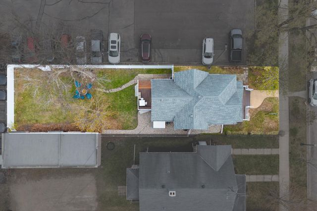 203 8th Street S, Fargo, ND 58103