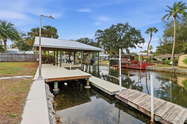 1841 NW 17th Street, Crystal River, FL 34428