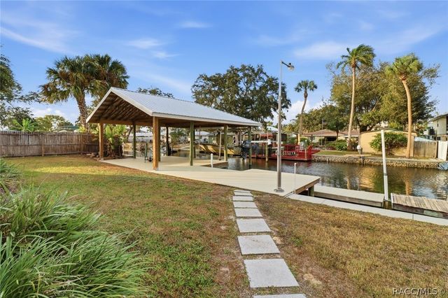 1841 NW 17th Street, Crystal River, FL 34428