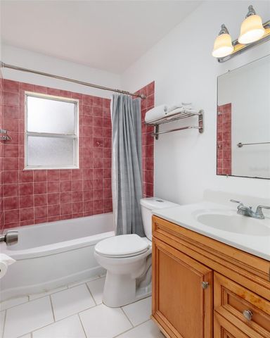 1044 46TH AVENUE N, St Petersburg, FL 33703