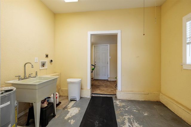 1044 46TH AVENUE N, St Petersburg, FL 33703