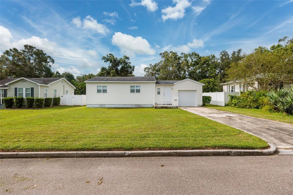 1044 46TH AVENUE N, St Petersburg, FL 33703