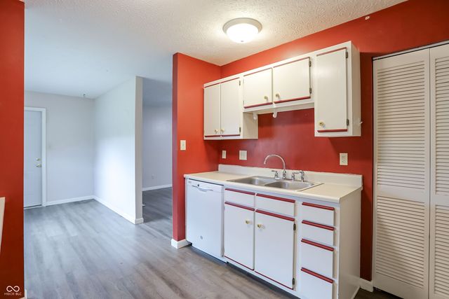 2745 S Pine Meadows Drive, Bloomington, IN 47403