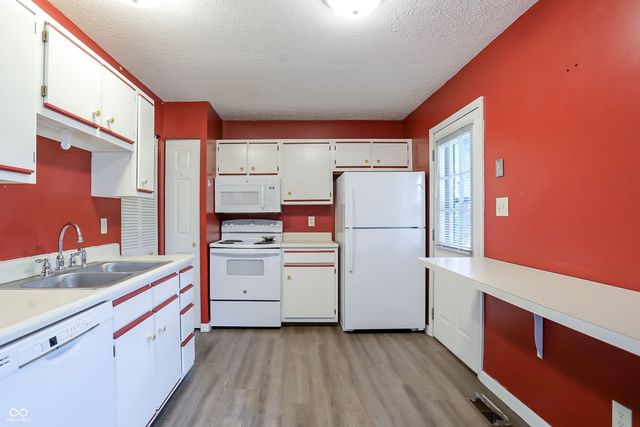 2745 S Pine Meadows Drive, Bloomington, IN 47403