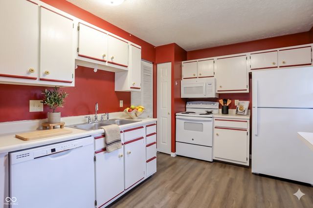 2745 S Pine Meadows Drive, Bloomington, IN 47403