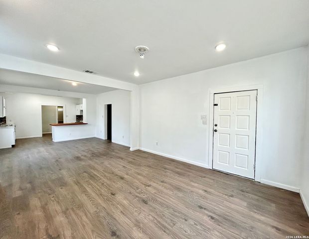 2623 W HOUSTON ST, San Antonio, TX 78207