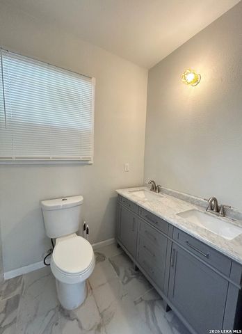 2623 W HOUSTON ST, San Antonio, TX 78207
