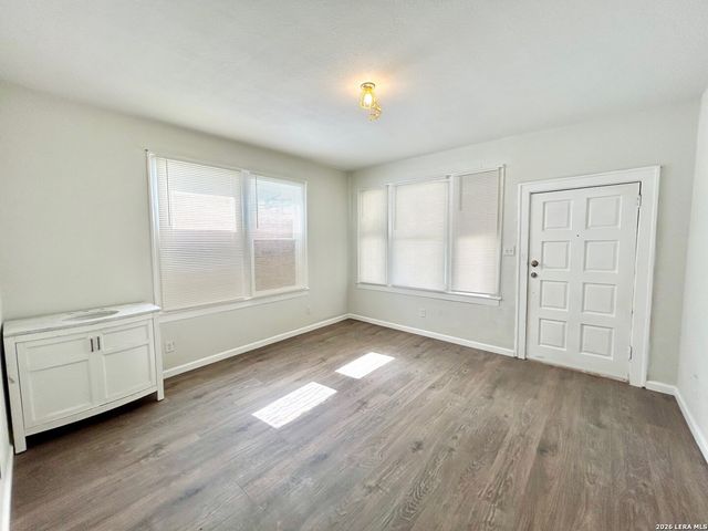 2623 W HOUSTON ST, San Antonio, TX 78207