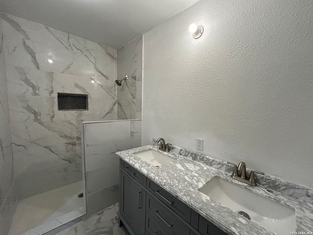 2623 W HOUSTON ST, San Antonio, TX 78207