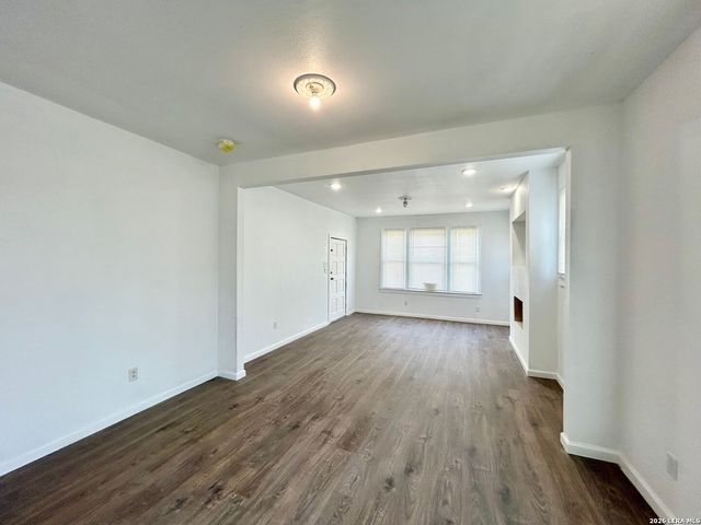 2623 W HOUSTON ST, San Antonio, TX 78207