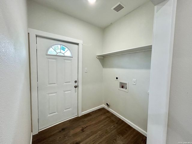 2623 W HOUSTON ST, San Antonio, TX 78207
